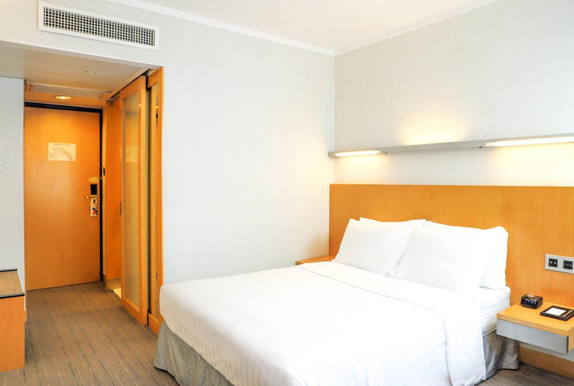 Novotel Century