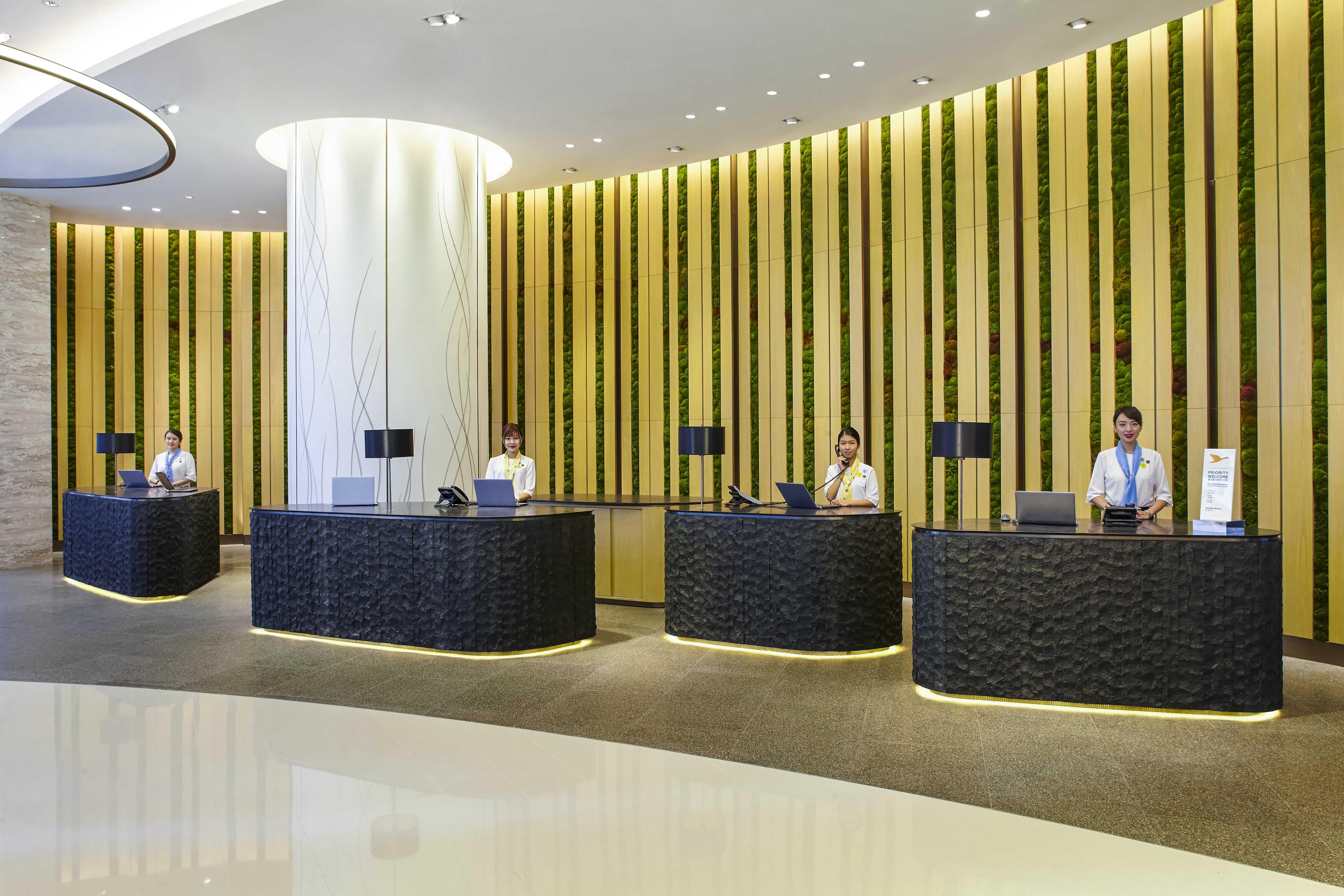 Отель Novotel Century 4*