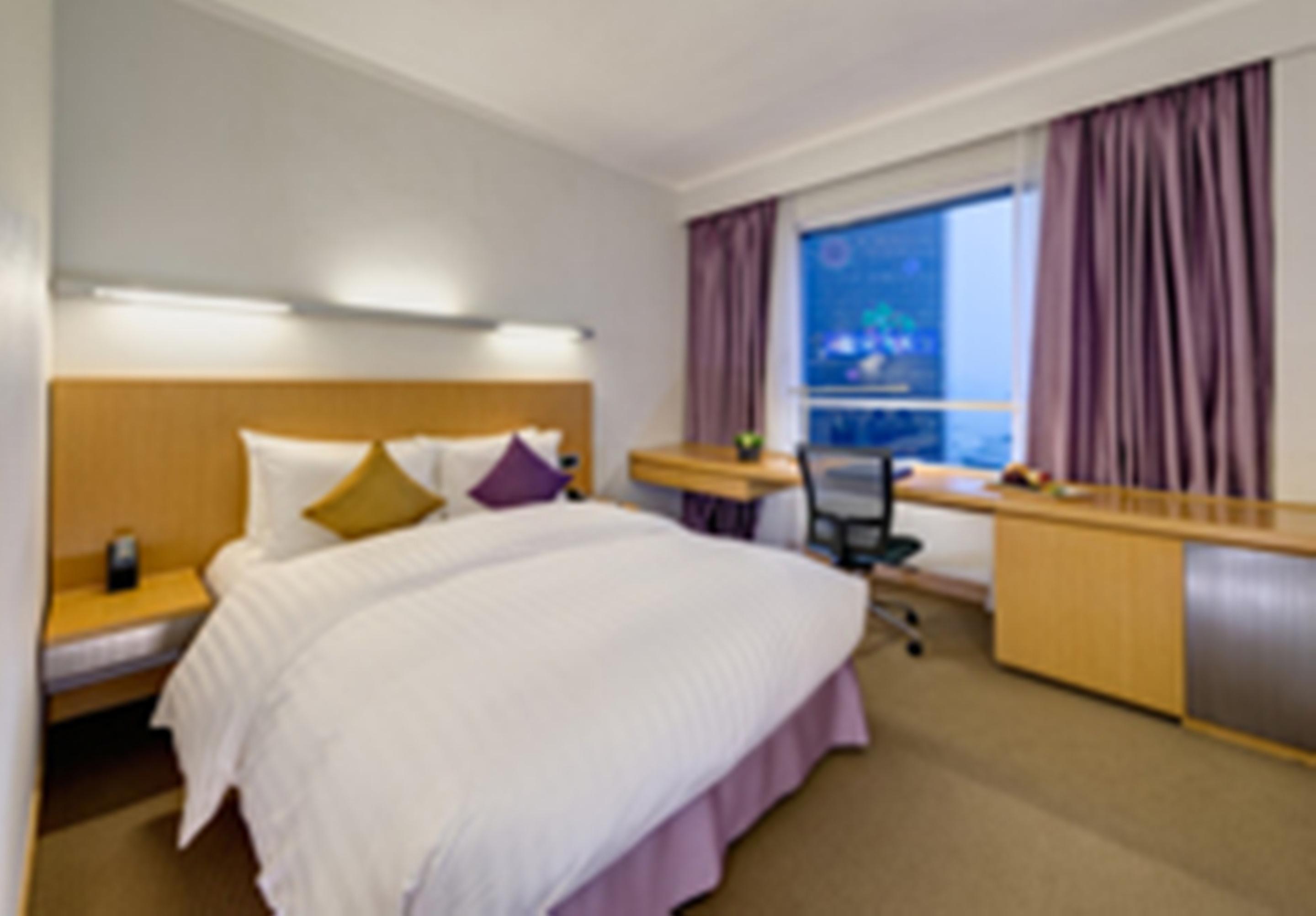 Отель Novotel Century 4*