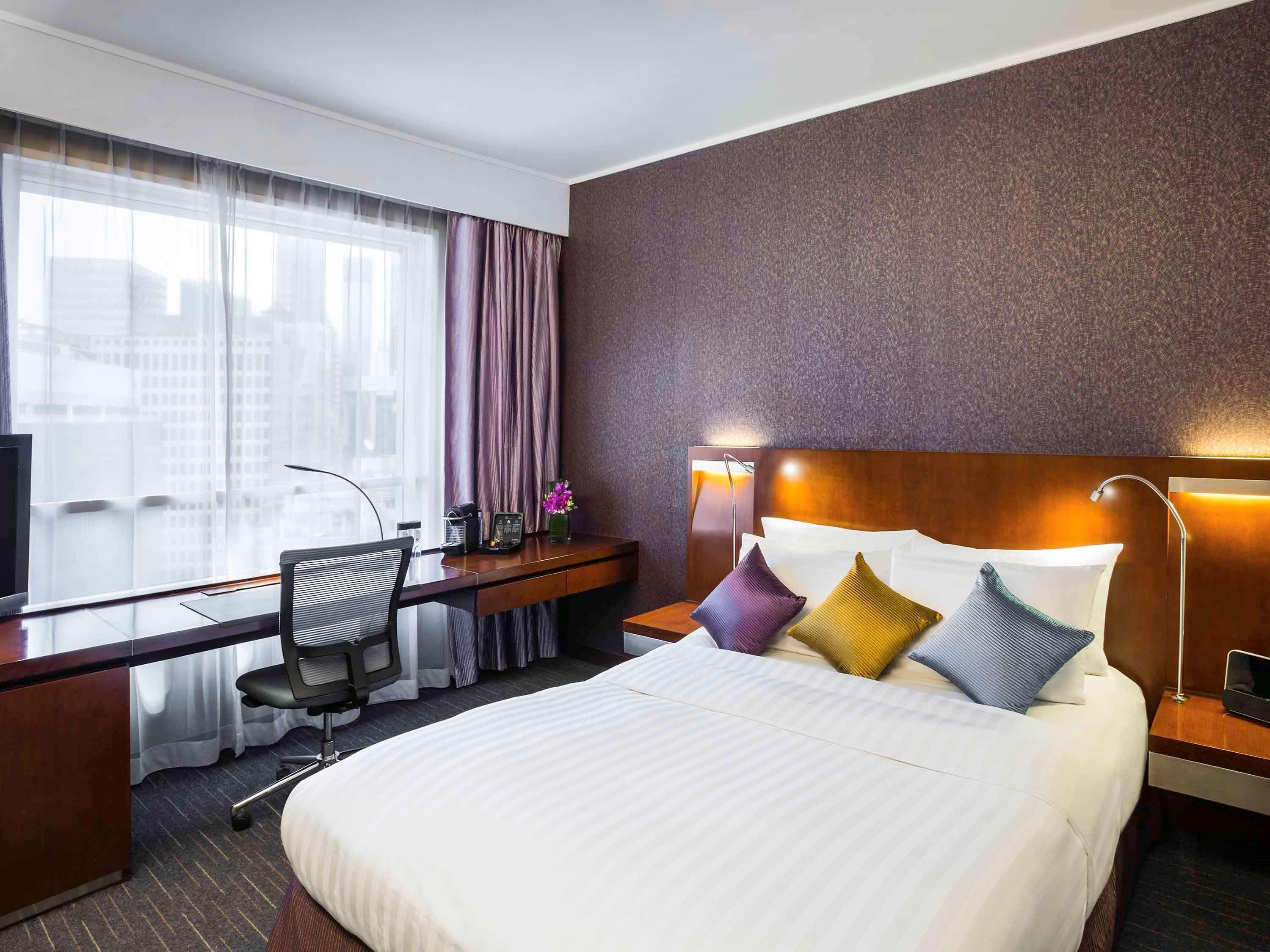 Отель Novotel Century 4*