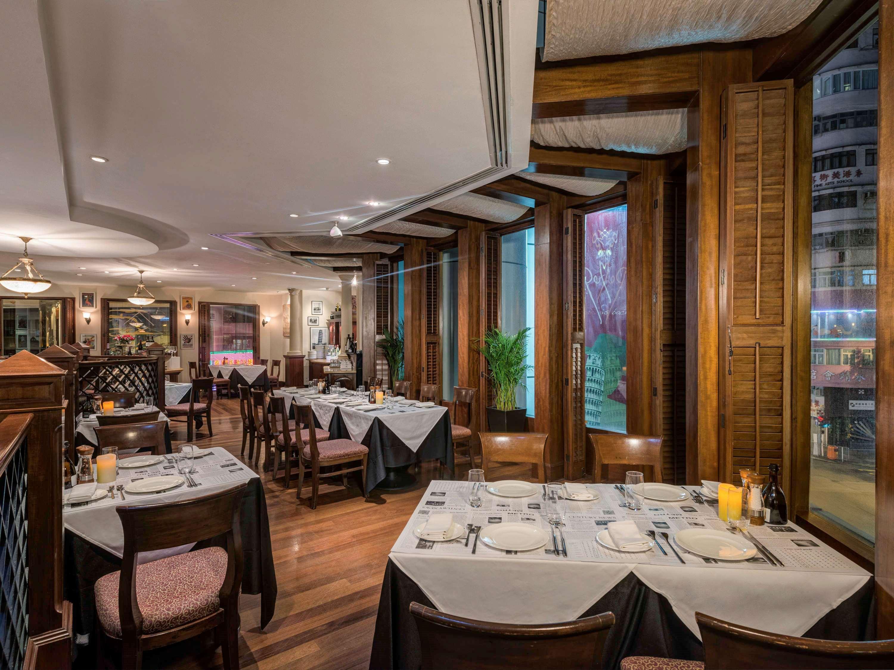 Отель Novotel Century 4*