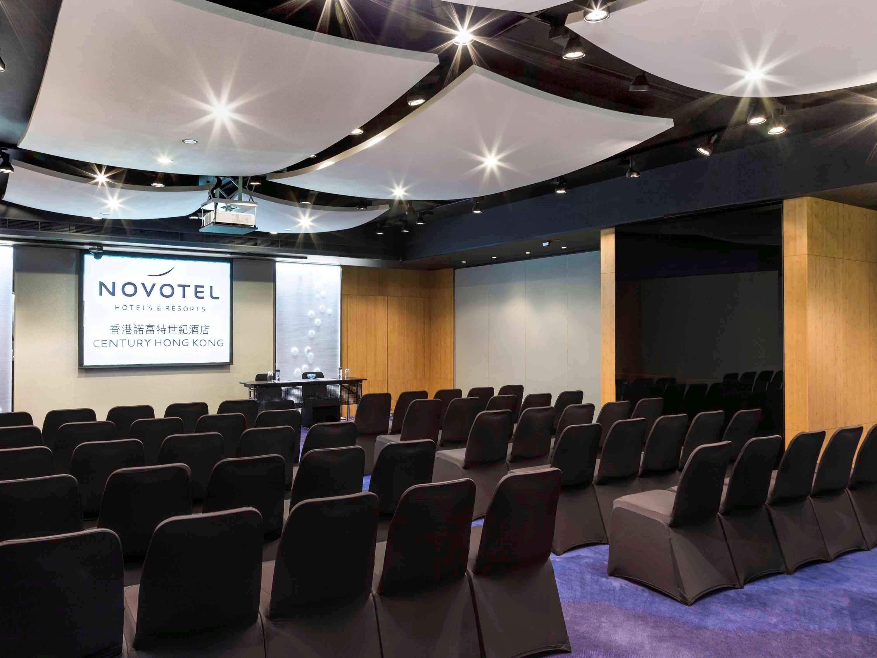 Novotel Century Отель