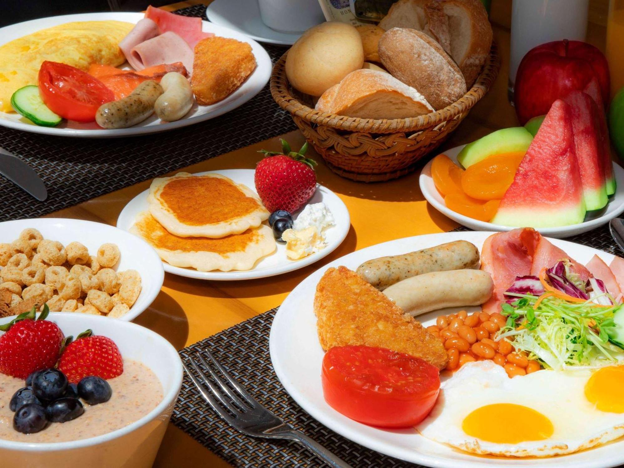 Отель Novotel Century