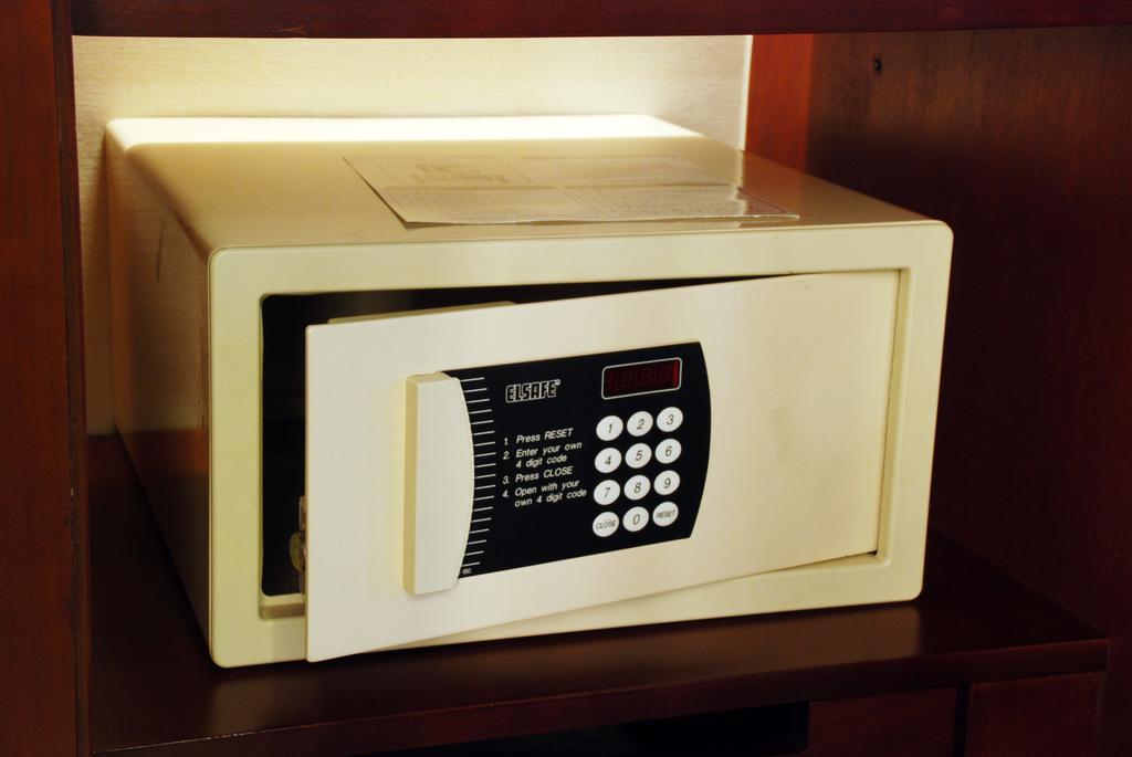 Отель Novotel Century 4*